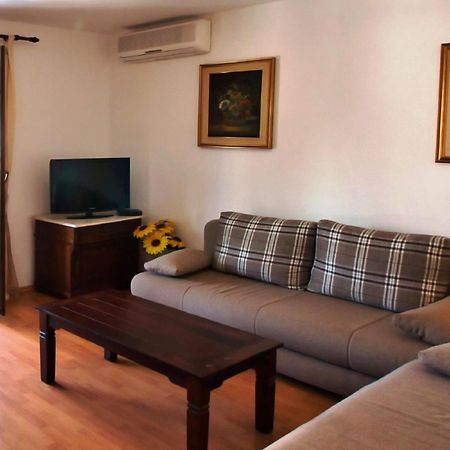 רוביני Paradise Beach Apartments מראה חיצוני תמונה