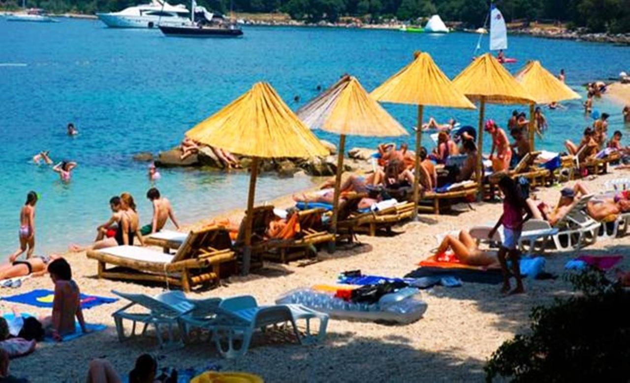 רוביני Paradise Beach Apartments מראה חיצוני תמונה