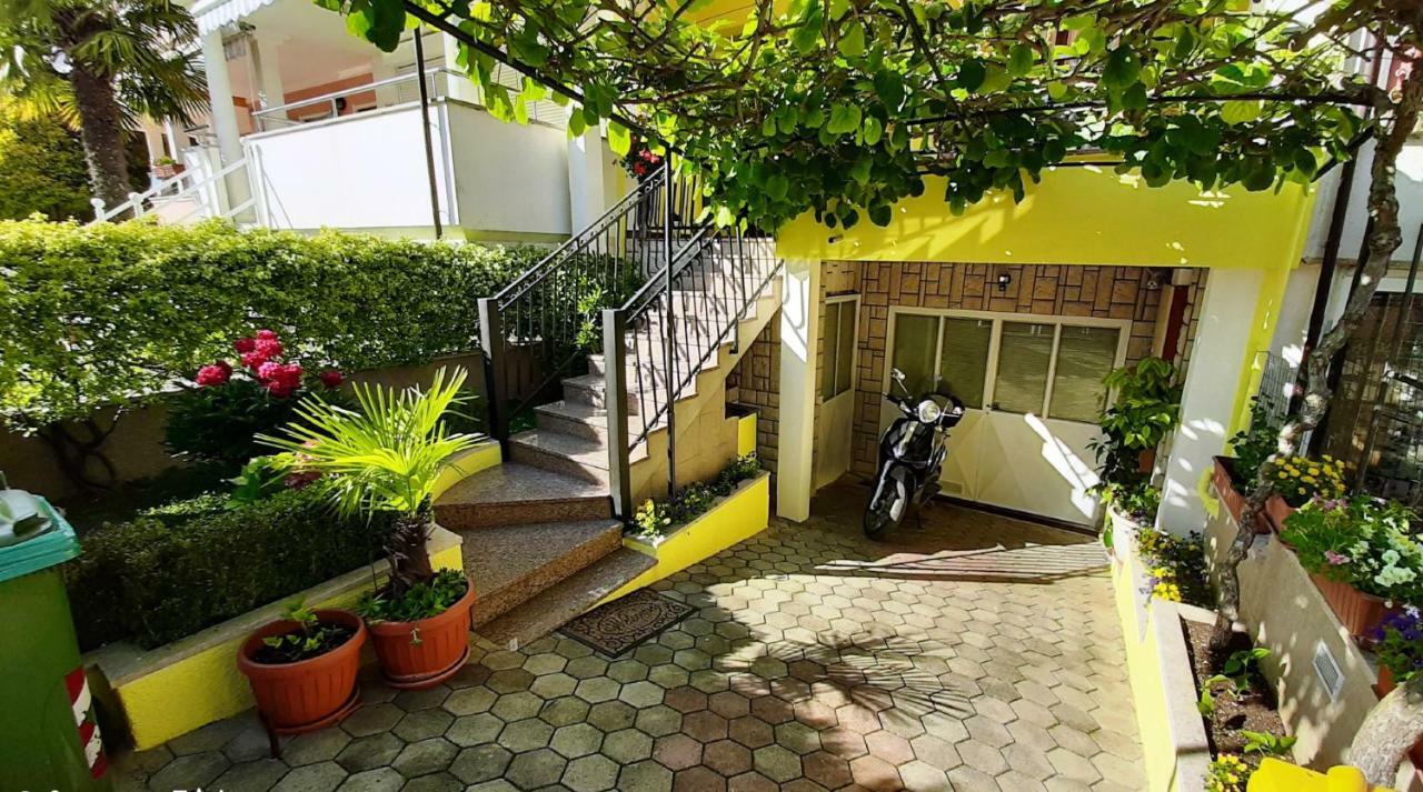 רוביני Paradise Beach Apartments מראה חיצוני תמונה
