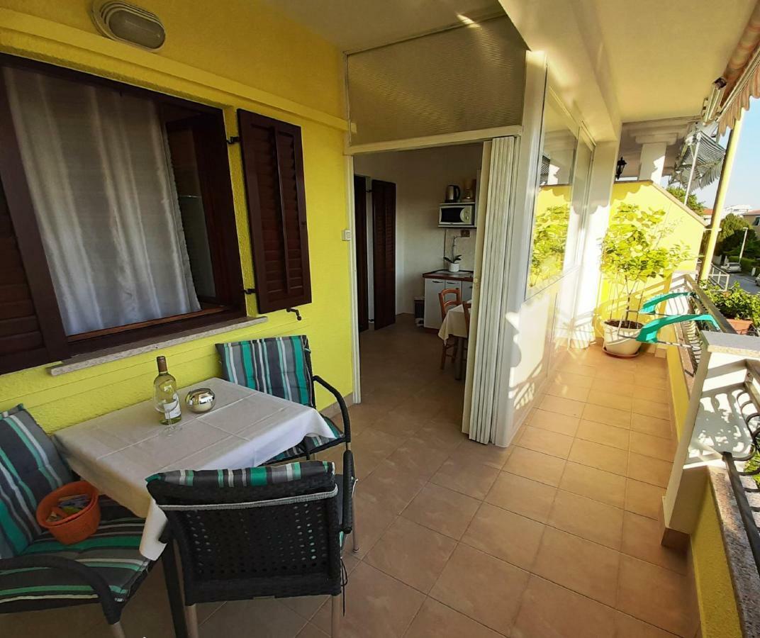 רוביני Paradise Beach Apartments מראה חיצוני תמונה