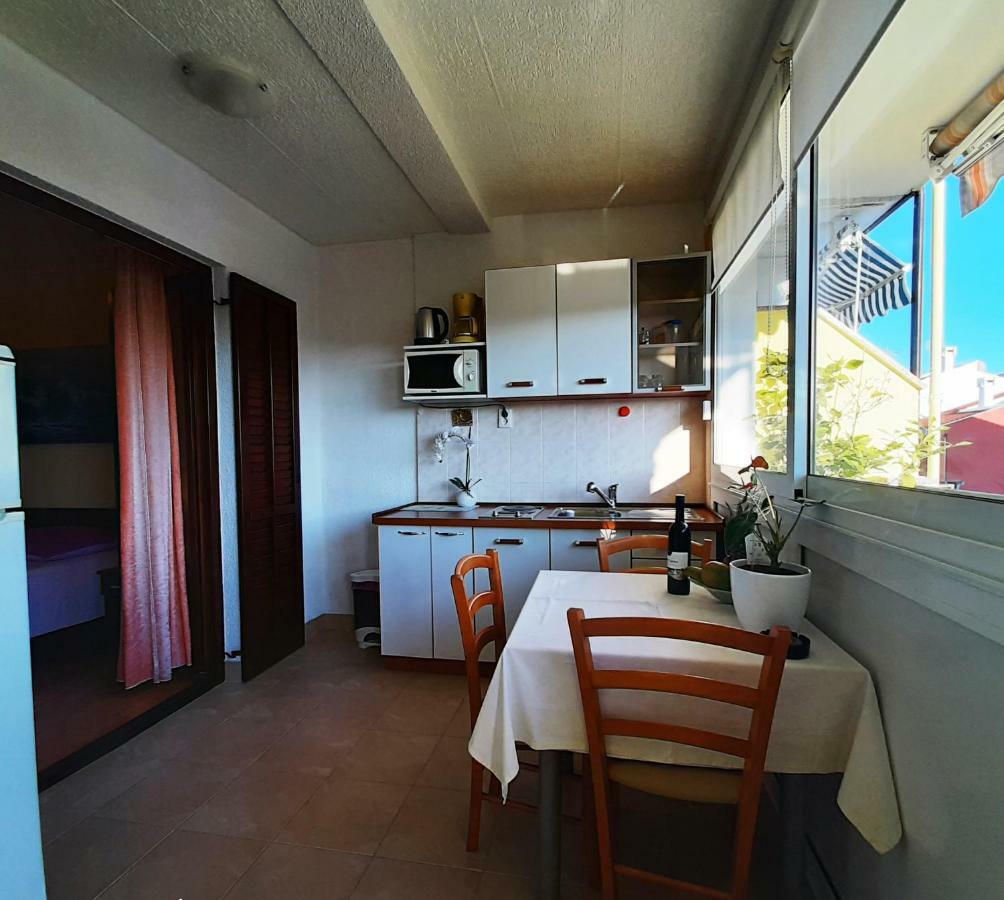 רוביני Paradise Beach Apartments מראה חיצוני תמונה
