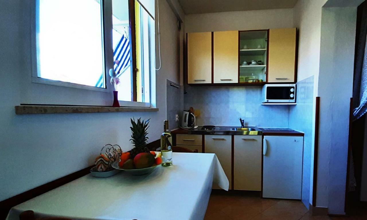 רוביני Paradise Beach Apartments מראה חיצוני תמונה