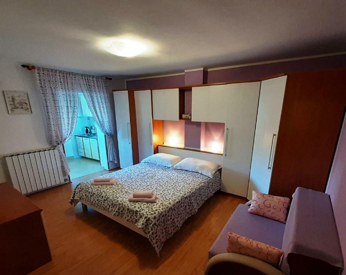 רוביני Paradise Beach Apartments מראה חיצוני תמונה