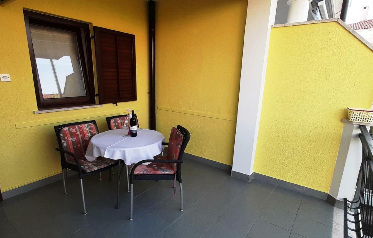 רוביני Paradise Beach Apartments מראה חיצוני תמונה